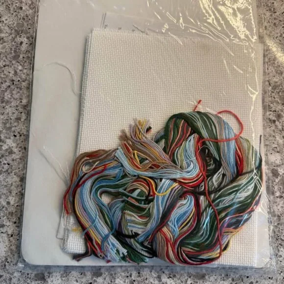 New! Dimensions 1998 Creative Accents Cross Stitch Kit (#7882) Lighthouse Pointe - Picture 4 of 4